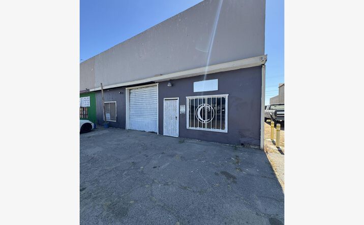 Pictures of Retail, Industrial, Mixed Use property located at 1533 South K Street, Tulare, CA 93274 for sales - image #1