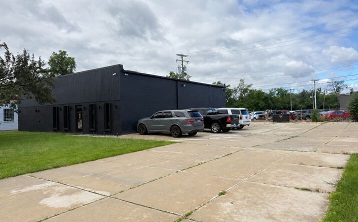 Pictures of Retail, Office, Industrial property located at 2873 Daley Drive, Troy, MI 48083 for sales - image #1