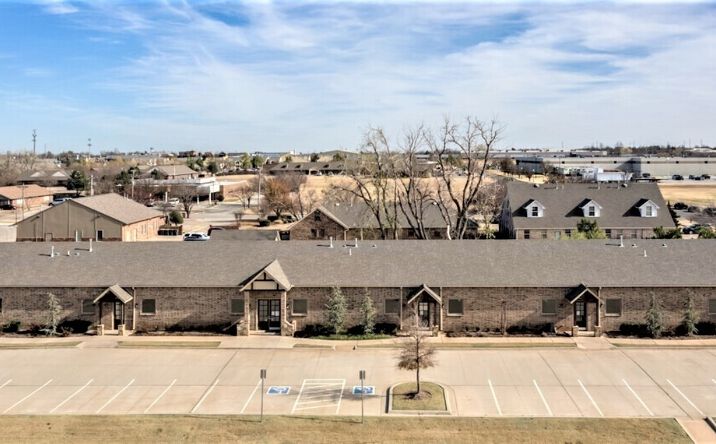 Pictures of Office property located at 1716 Signal Ridge Dr Condo B, Edmond, OK 73013 for sales - image #1