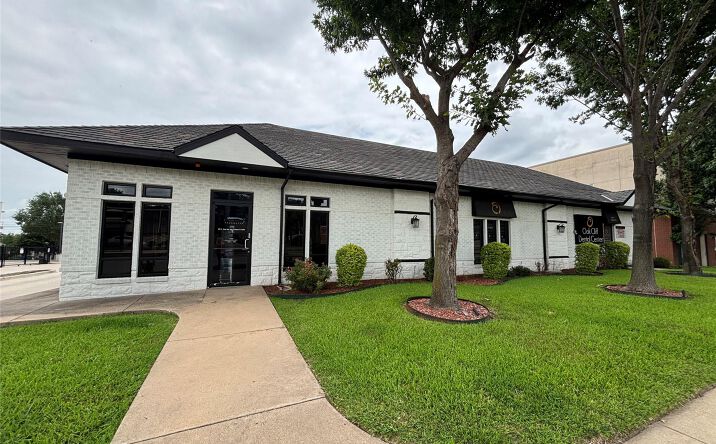 Pictures of Office property located at 820 N Zang Blvd, Dallas, TX 75208 for sales - image #1