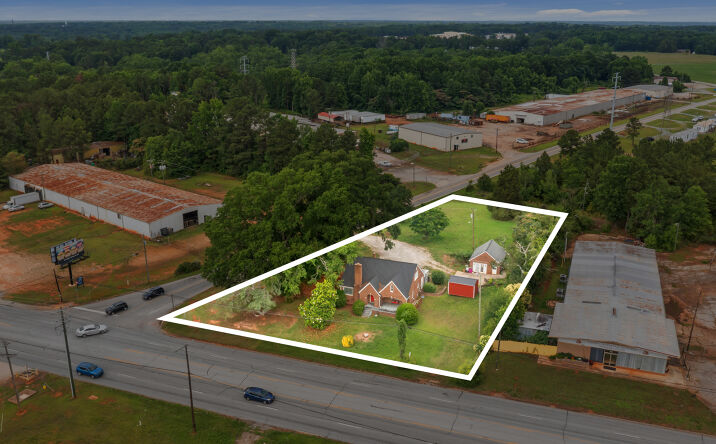 Pictures of Retail, Office, Hospitality property located at 1301 OLD AIRPORT RD, LAURENS, SC 29360-7674 for sales - image #1