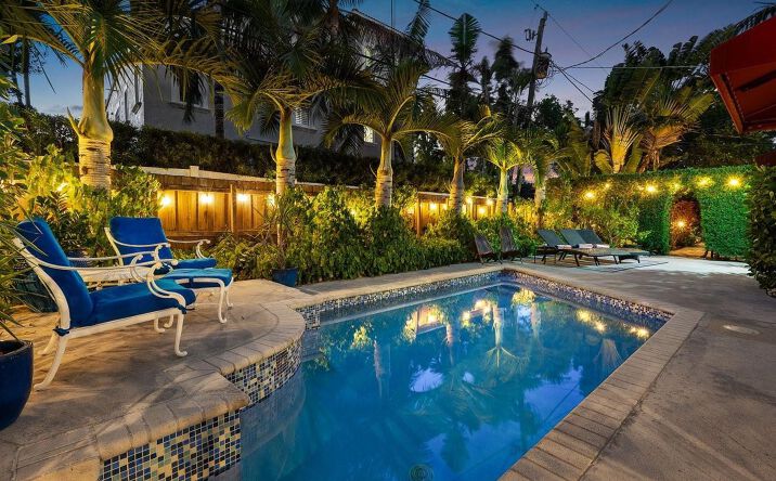 Pictures of Multifamily property located at 615 & 617 NE 9th Avenue, Fort Lauderdale, FL 33304 for sales - image #1