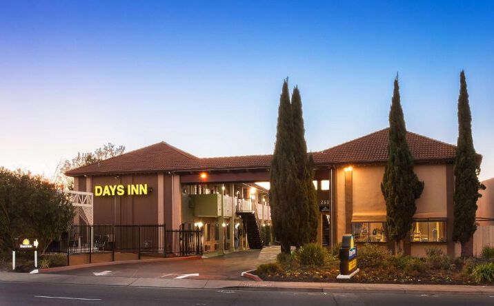 Pictures of Hospitality property located at 2600 Appian Way, Pinole, CA 94564 for sales - image #1