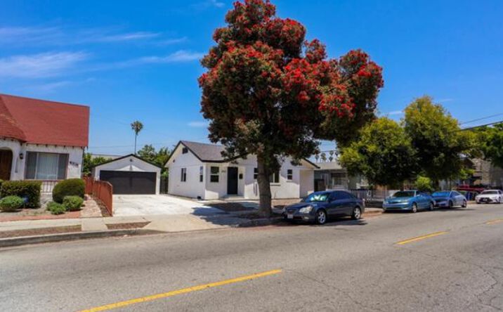 Pictures of Multifamily property located at 3123 Hyde Park Boulevard, Los Angeles, CA 90043 for sales - image #1