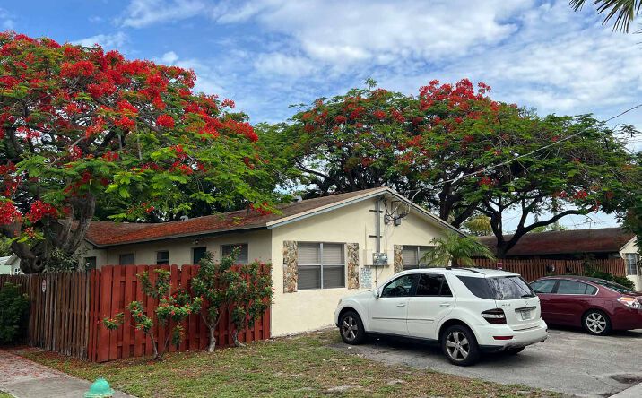 Pictures of Multifamily property located at 1450-1470 SW 2nd Avenue, Dania Beach, FL 33004 for sales - image #1