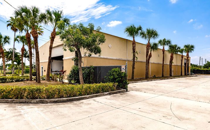Pictures of Industrial property located at 1000 LAKE IDA RD, DELRAY BEACH, FL 33444 for sales - image #1