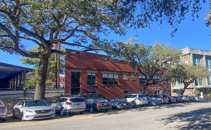 Pictures of Retail property located at 3 Martin Luther King Junior Boulevard, Savannah, GA 31401 for sales - image #1