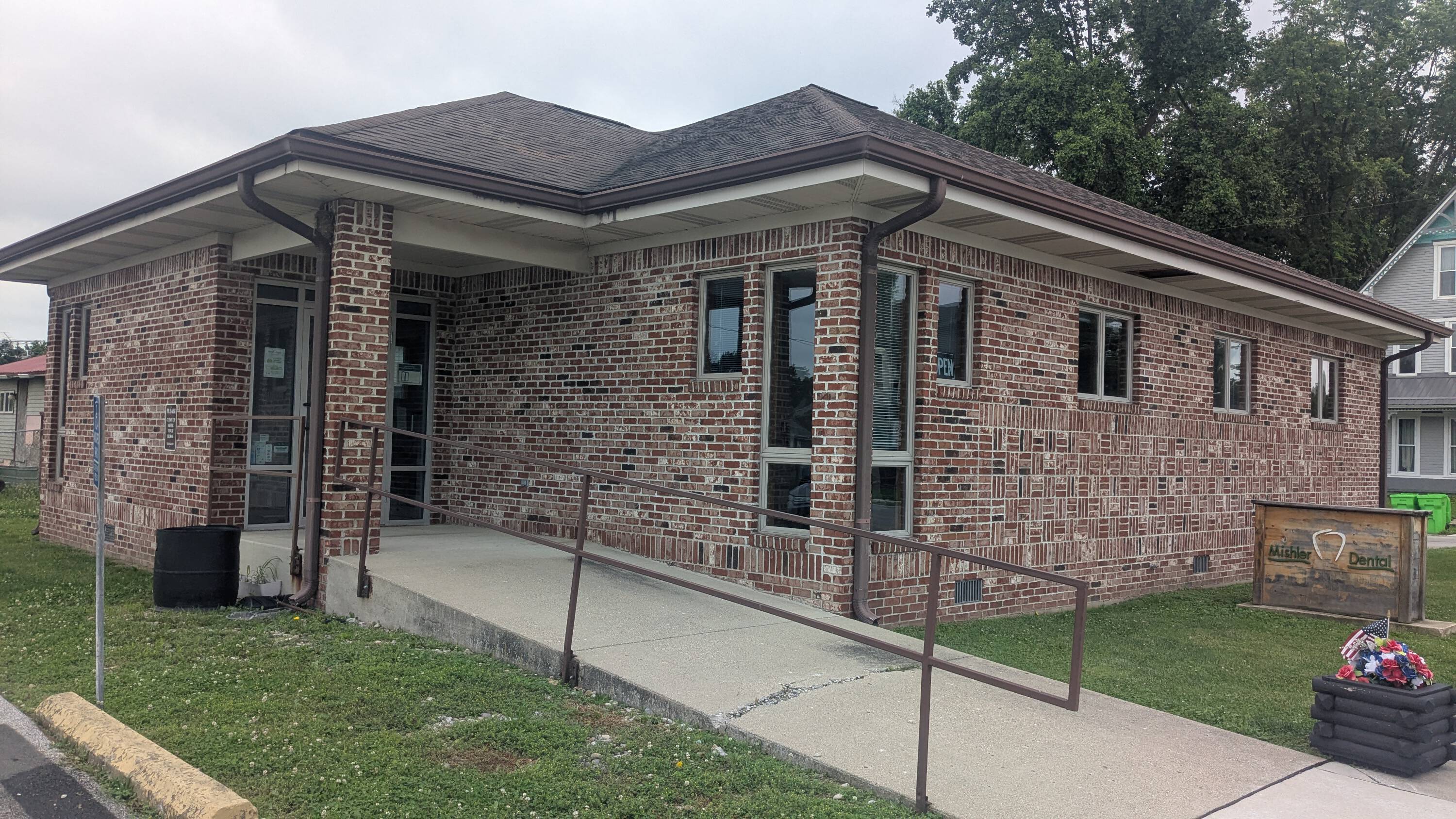 101 North Cross St, Waveland, IN 47989