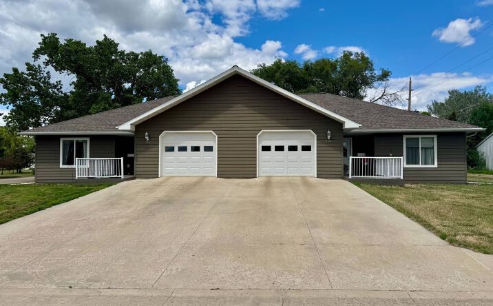 Pictures of Mixed Use property located at 704 4th Avenue W, Redfield, SD 57469 for sales - image #1