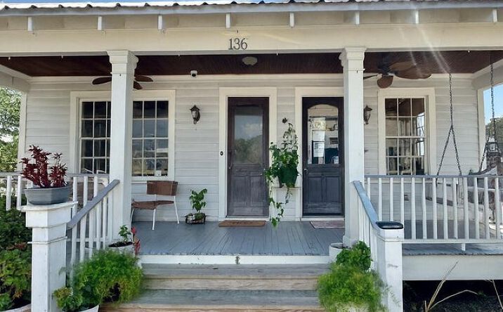 Pictures of Retail, Office, Mixed Use property located at 136 Main Street, Bay St Louis, MS 39520 for sales - image #1