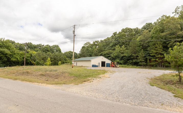 Pictures of Office, Industrial, Mixed Use property located at 135 LIME ROCK RD, TUSCUMBIA, AL 35674-8602 for sales - image #1