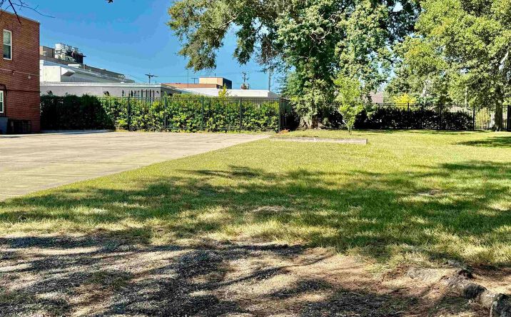 Pictures of Land property located at 8-9 10 N 18th St, Baton Rouge, LA 70802 for sales - image #1