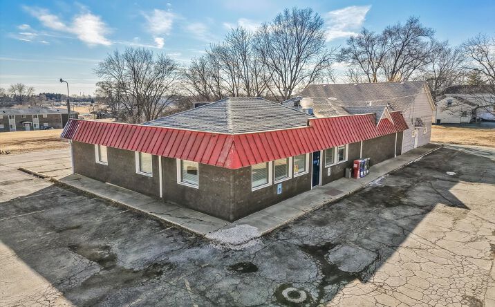 Pictures of Office, Retail, Mixed Use property located at 512 E Church Street, Sandwich, IL 60548 for sales - image #1