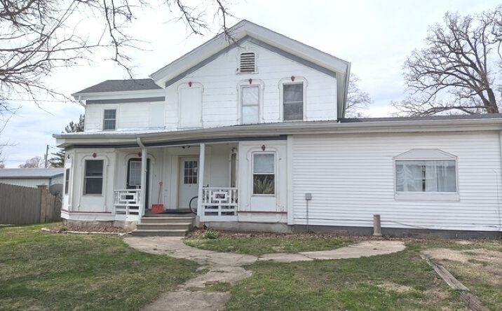 302 S Ottawa Street, Earlville