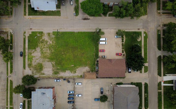 Pictures of Office property located at 1606 Fairchild Ave., Manhattan, KS 66502 for sales - image #1