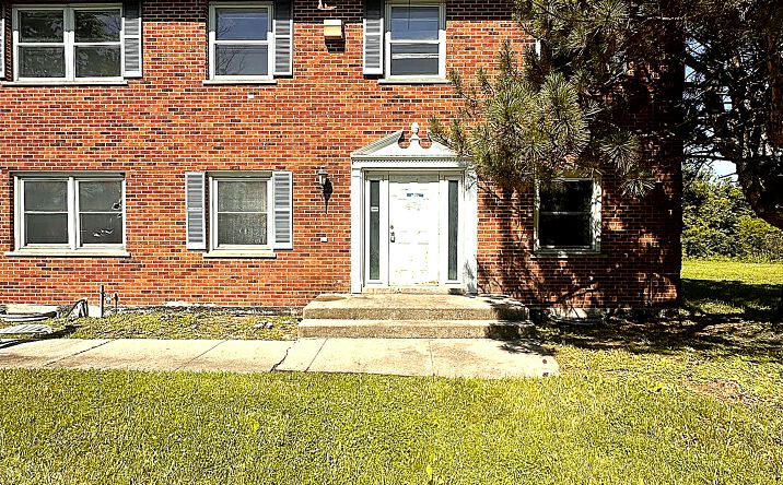 Pictures of Office property located at 23060 Cicero Avenue, Richton Park, IL 60471 for sales - image #1