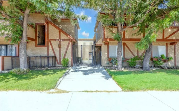 Pictures of Multifamily property located at 11341 Victory Boulevard, North Hollywood, CA 91606 for sales - image #1