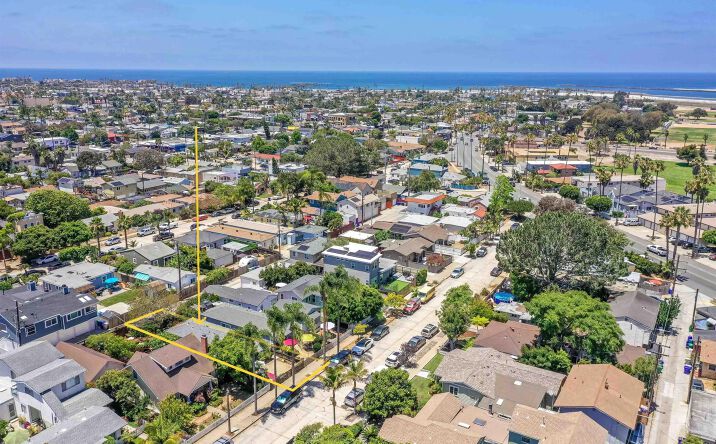 Pictures of Multifamily property located at 4637 Larkspur Street, San Diego, CA 92107 for sales - image #1