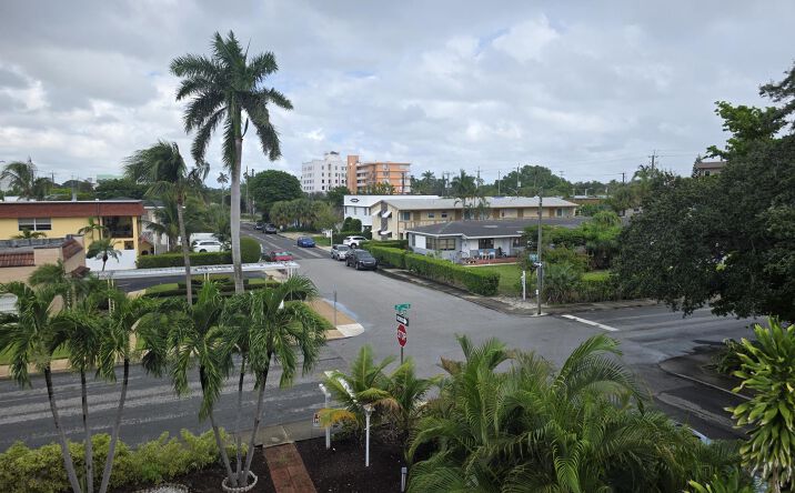 Pictures of Multifamily property located at 201 S Lakeside Drive, Lake Worth Beach, FL 33460 for sales - image #1