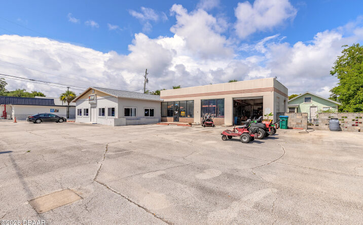 Pictures of Mixed Use property located at 600 N Dixie Freeway, New Smyrna Beach, FL 32168 for sales - image #1