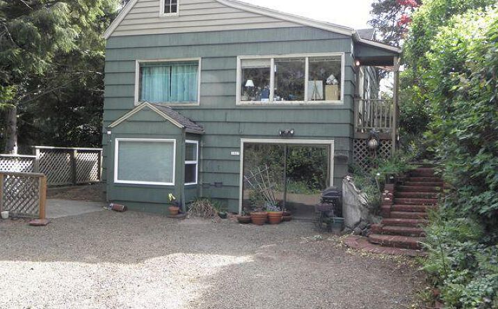 1907 NW 26th Street, Lincoln City