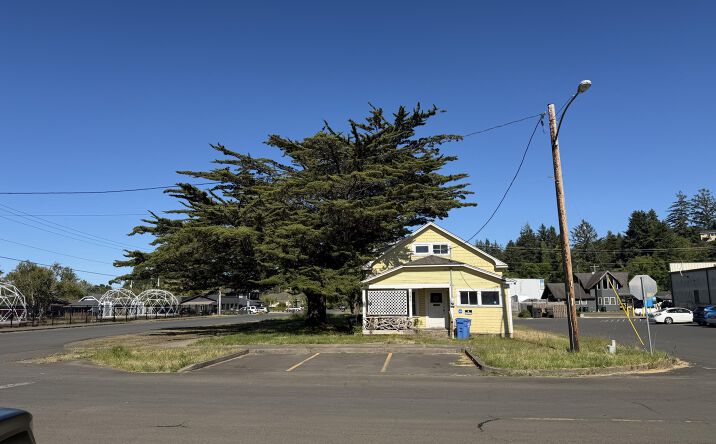 Pictures of Mixed Use property located at 285 NW John Street, Waldport, OR 97394 for sales - image #1