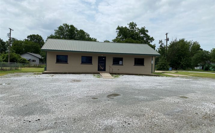 Pictures of Retail, Mixed Use, Office, Special Purpose property located at 301 E Conner Avenue, Fairland, OK 74343 for sales - image #1