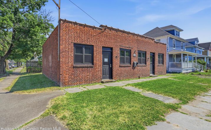 Pictures of Multifamily property located at 118 Grand Street, Kingston, NY 12401 for sales - image #1
