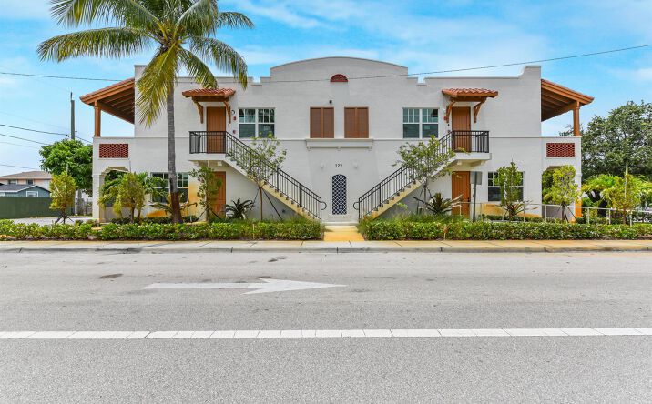 Pictures of Multifamily property located at 129 S K Street, Lake Worth, FL 33460 for sales - image #1
