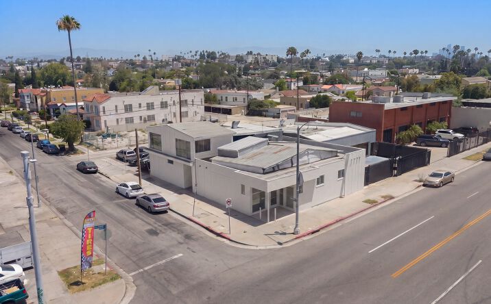 Pictures of Retail property located at 3125 W Jefferson Boulevard, Los Angeles, CA 90018 for sales - image #1