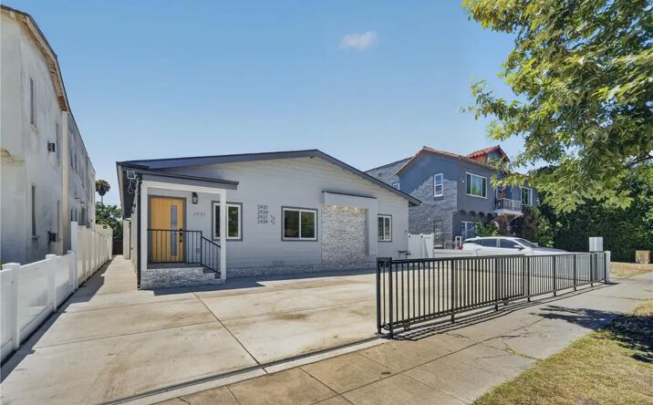 Pictures of Multifamily property located at 2937 10th, Los Angeles, CA 90018 for sales - image #1