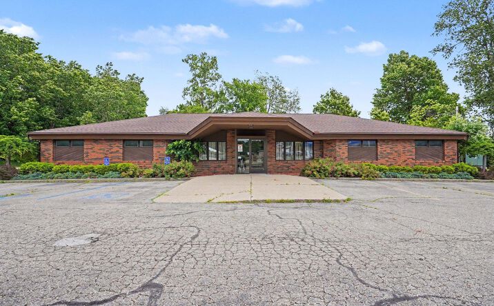 Pictures of Office property located at 1500 N Main Street, Lapeer, MI 48446 for sales - image #1