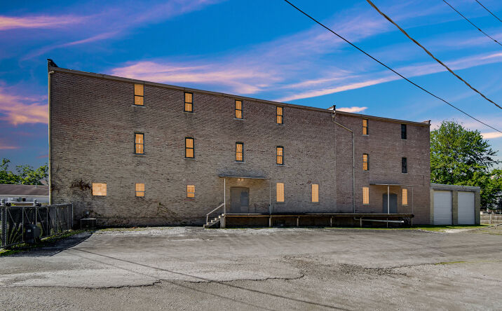 Pictures of Industrial property located at 15300 GREENWOOD RD, SOUTH HOLLAND, IL 60473 for sales - image #1