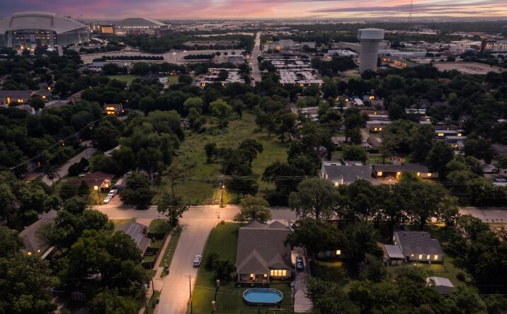 Pictures of Land property located at 433 N East Street, Arlington, TX 76011 for sales - image #1