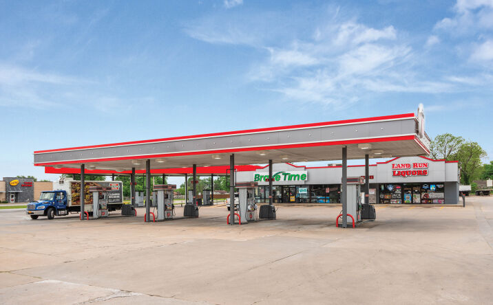 Pictures of Retail property located at 303 North Blake, Wagoner, OK 74467 for sales - image #1