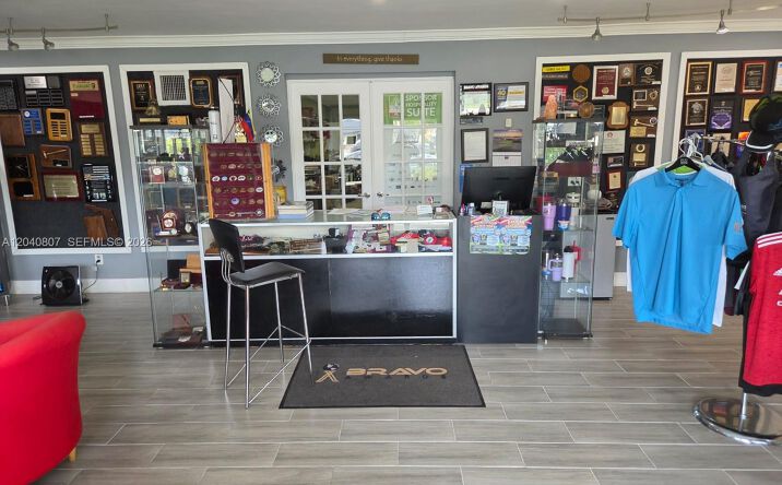Pictures of Retail property located at 5824 Johnson St, Hollywood, FL 33021 for sales - image #1