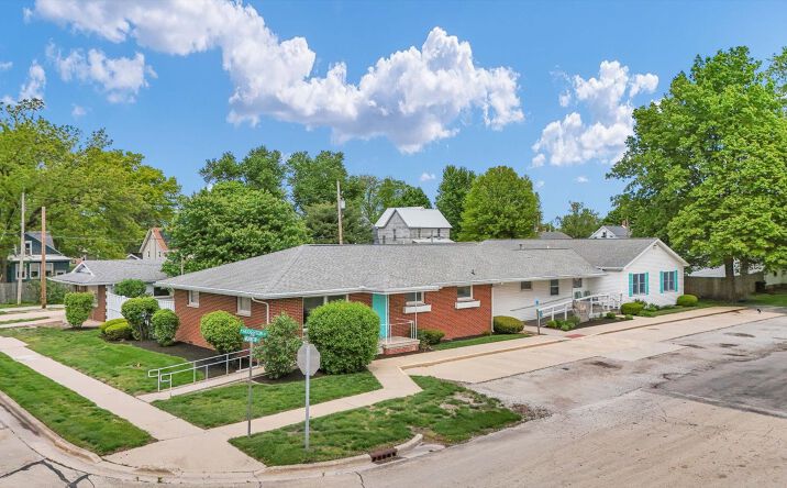 Pictures of Retail, Office property located at 114 West Houghton Street, Tuscola, IL 61953 for sales - image #1