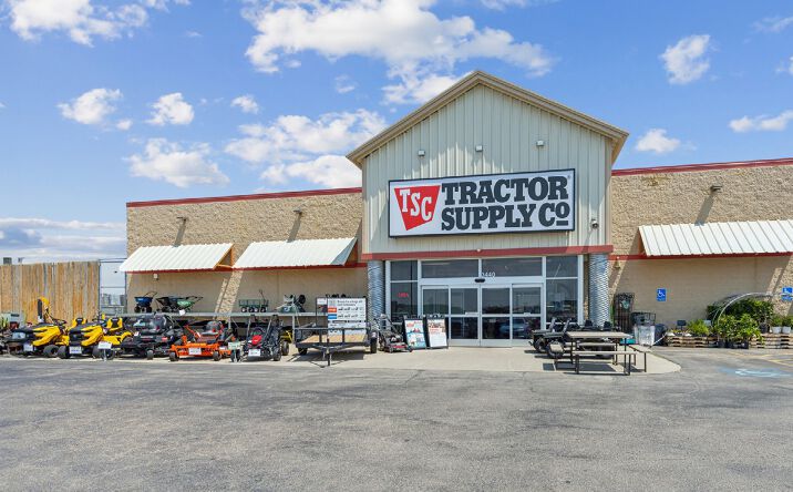 Pictures of Retail property located at 437 Route 125, Brentwood, NH 03044-3046 for sales - image #1