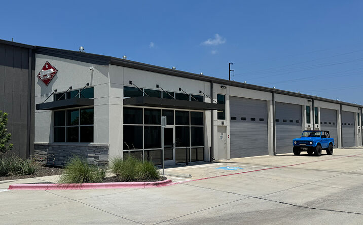 Pictures of Retail property located at 1009 Ranch Road 620 North, Lakeway, TX 78734 for sales - image #1