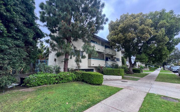 Pictures of Multifamily property located at 2627 S SEPULVEDA BLVD, LOS ANGELES, CA 90064 for sales - image #1