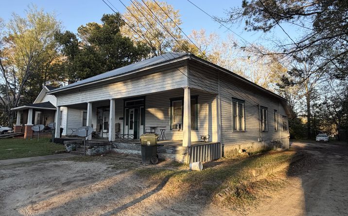 Pictures of Multifamily, Mixed Use property located at 1103 W BURDESHAW ST, DOTHAN, AL 36303 for sales - image #1