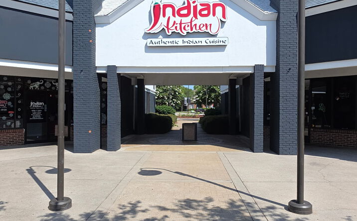 Pictures of Retail, Business for Sale property located at 4800 Whitesburg Dr, Suite 21, Huntsville, AL 35802 for sales - image #1