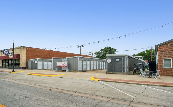 Pictures of Self Storage property located at 308 W. Grand Ave, Ponca City, OK 74601, 309 W. Grand Ave, Ponca City, OK 74601 for sales - image #1