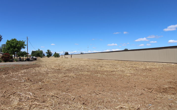 Pictures of Land property located at 5717 W Shaw Ave, Fresno, CA 93722 for sales - image #1