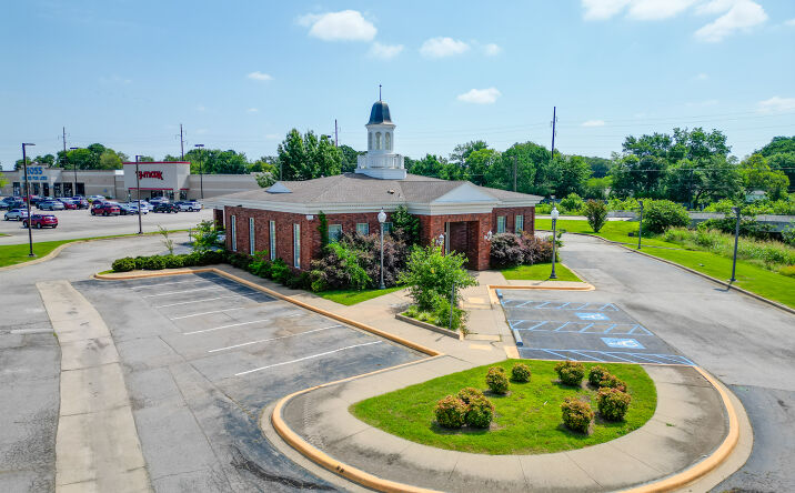 Pictures of Retail property located at 8385 Rogers Ave, Fort Smith, AR 72903-5236 for sales - image #1