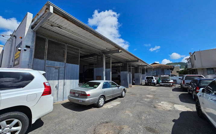 Pictures of Retail, Industrial, Mixed Use property located at 1918 Algaroba Street, Honolulu, HI 96826 for sales - image #1