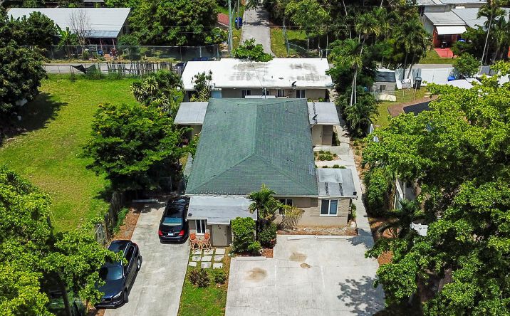 Pictures of Multifamily property located at 1314 South 30th Avenue, Hollywood, FL 33020 for sales - image #1