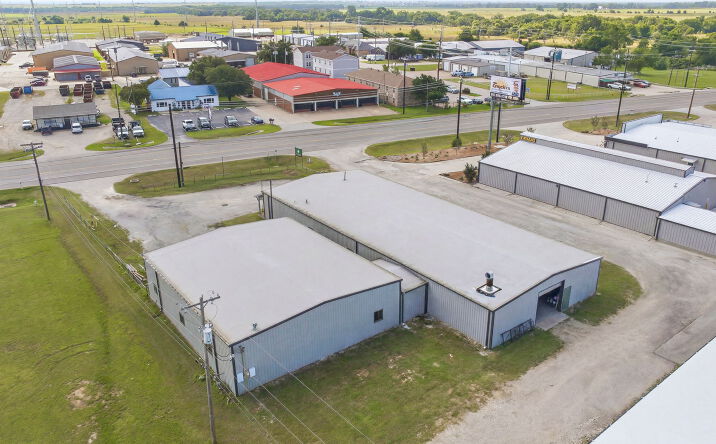 Pictures of Retail, Industrial, Mixed Use property located at 1024 U.S. 377 Business, Pilot Point, TX 76258 for sales - image #1