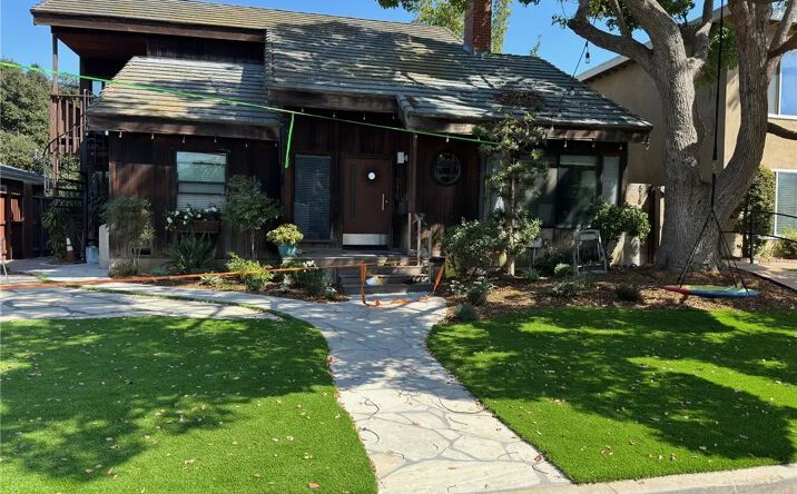 Pictures of Multifamily property located at 516-518 Roycroft Avenue, Long Beach, CA 90814 for sales - image #1