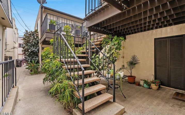 Pictures of Multifamily property located at 60 Bennett Avenue, Long Beach, CA 90803 for sales - image #1